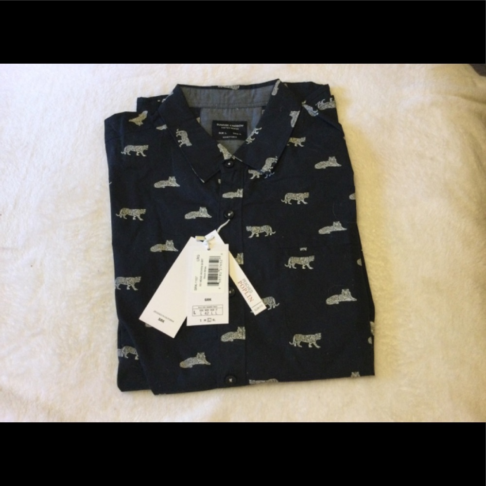 Sunrise Kingdom Size L dress shirt with tigers for boys or men